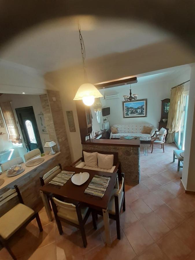 הוילה Pouládes Thomas House מראה חיצוני תמונה